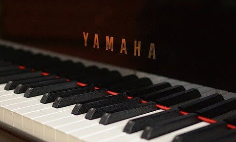 ヤマハとカワイのピアノはどっちがいい？音の違いや両社の関係や特徴も紹介！